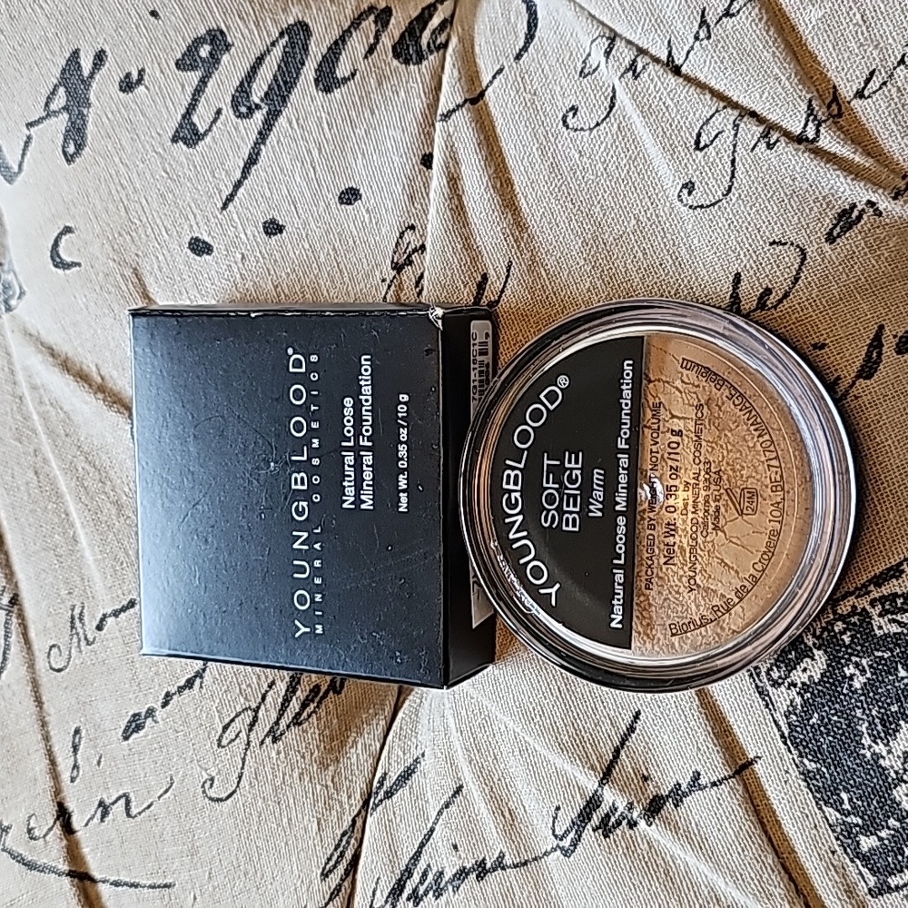 Youngblood loose mineral foundation